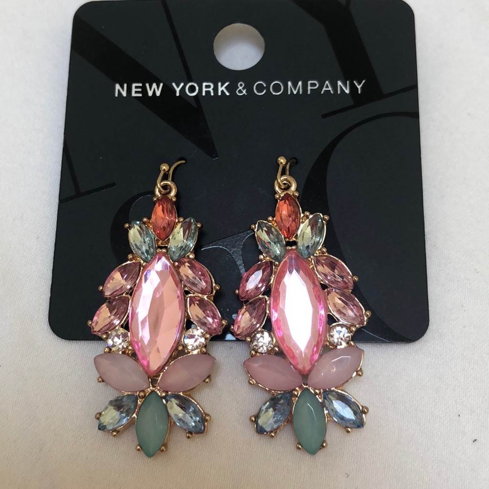 NEW YORK & COMPANY NEW EARRINGS